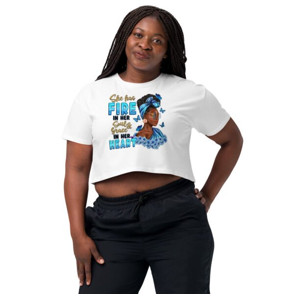 She Has Fire Women’s crop top - Imagen 4